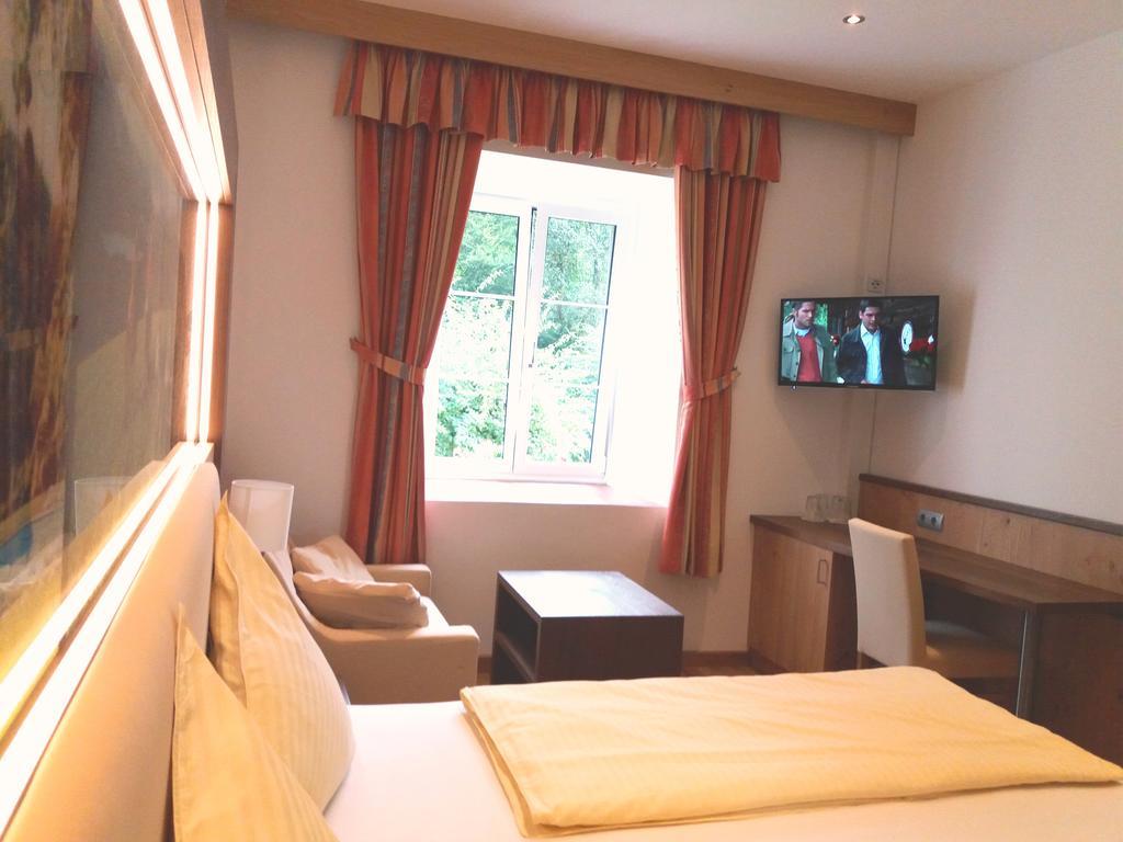 Gut Drasing Hotel Krumpendorf ภายนอก รูปภาพ