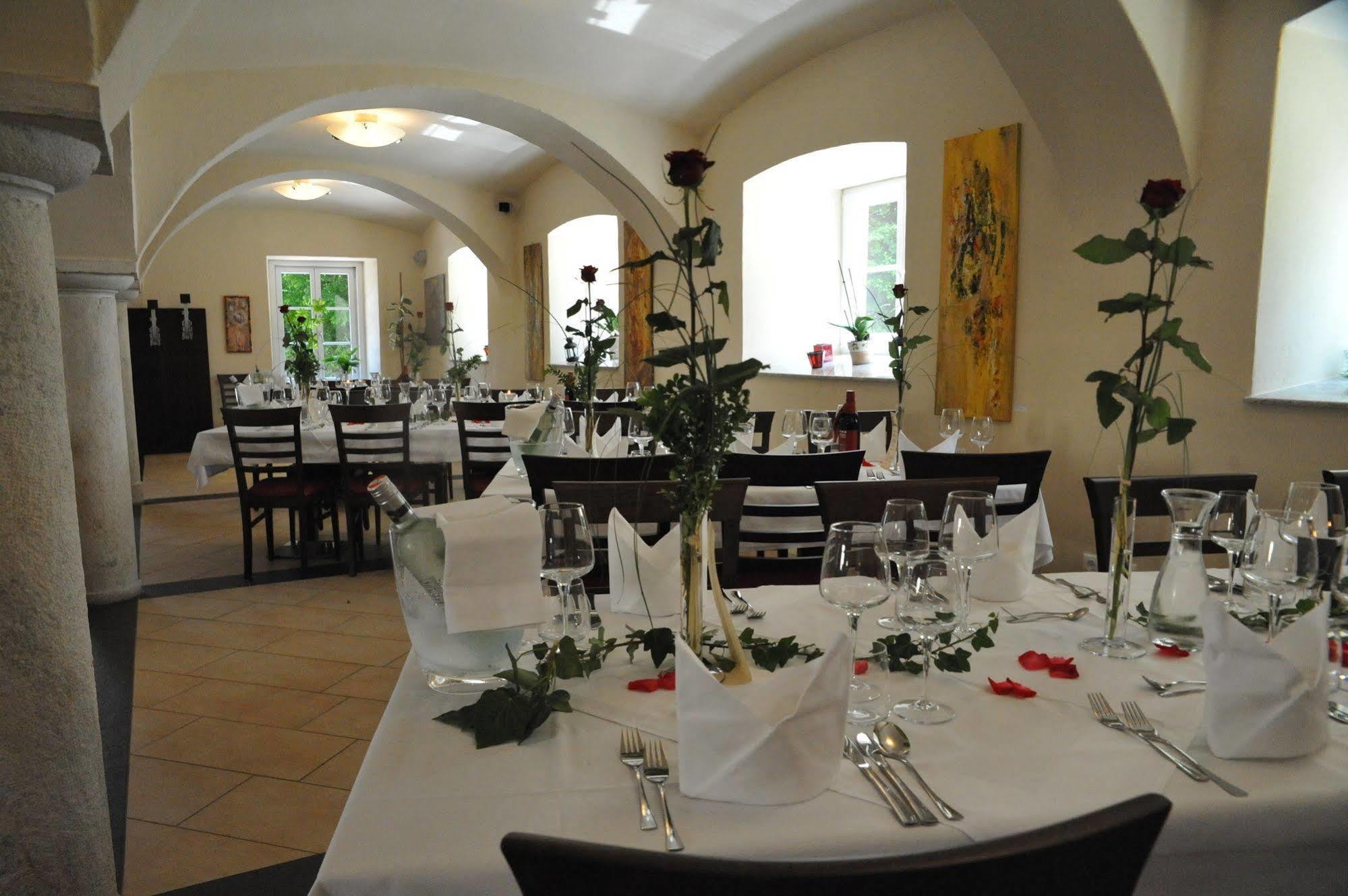 Gut Drasing Hotel Krumpendorf ภายนอก รูปภาพ